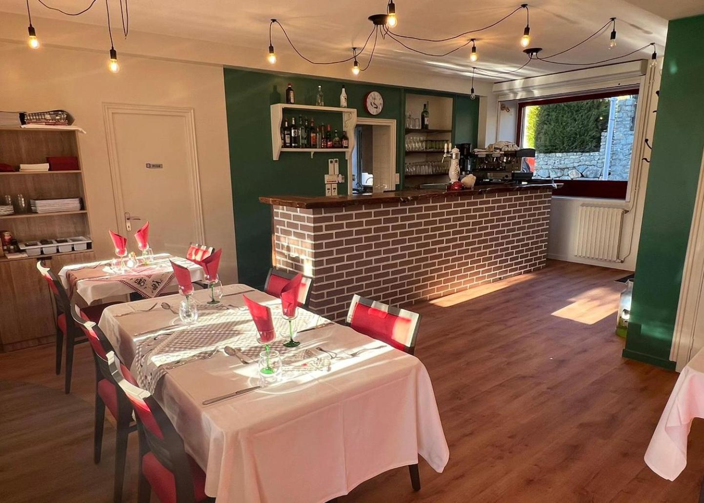 Guéret Hotel Le Pommeil מראה חיצוני תמונה