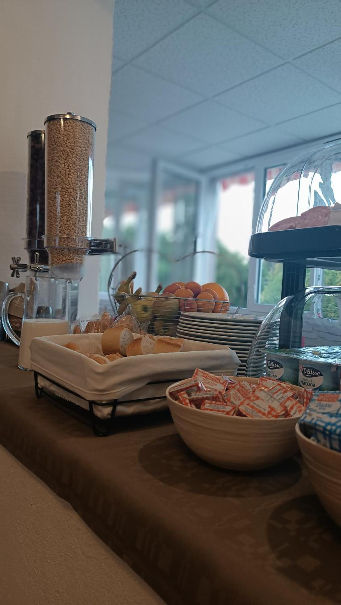 Guéret Hotel Le Pommeil מראה חיצוני תמונה