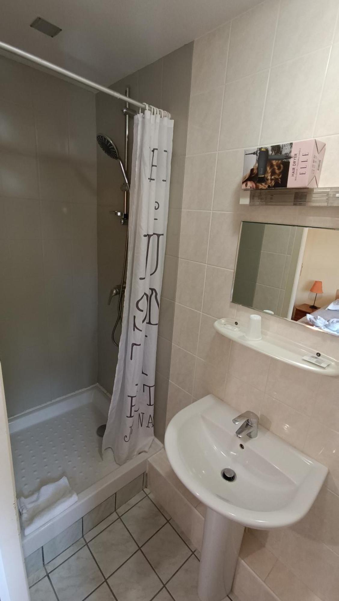 Guéret Hotel Le Pommeil מראה חיצוני תמונה